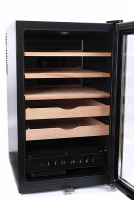 Хьюмидор-холодильник Howard Miller с электронным блоком управления влажностью на 500 сигар  CH70