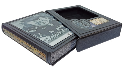 Книга Первый век нашего кино. Энциклопедии: фильмы, события, герои, документы.