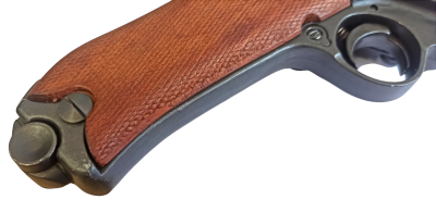 Макет. Пистолет Luger Parabellum P08 ("Люгер P08 Парабеллум") (Германия, 1898 г.), накладки на рукояти из дерева, арт.1143-M