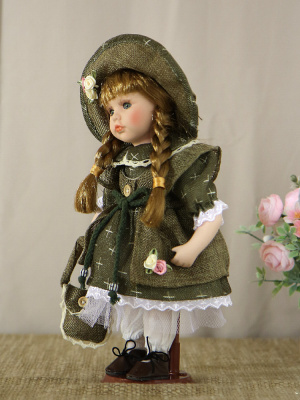 Кукла фарфоровая 12" на подставке, арт.12639