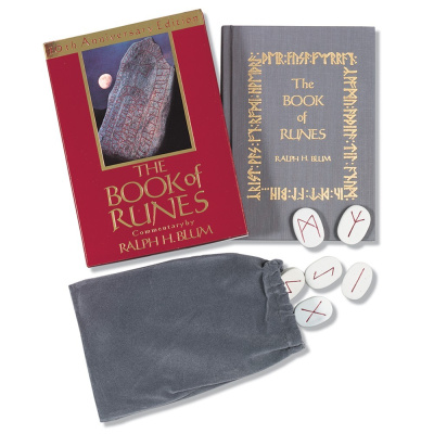 Карты Таро: "Book of Runes Set"