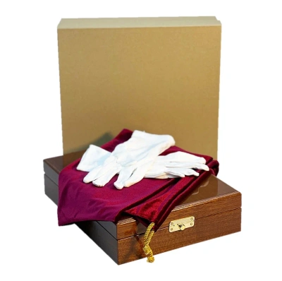 Книга Кодекс чести русского офицера с иконой. Подарочный набор в лакированной шкатулке.