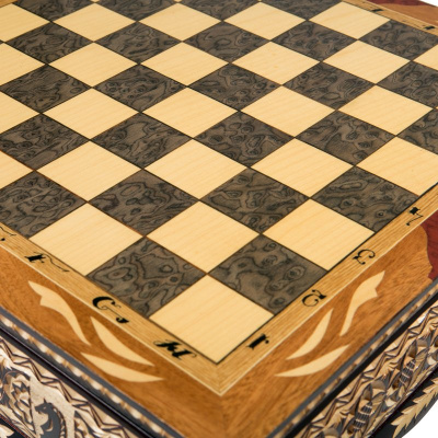 Шахматы резные ручной работы в ларце большие