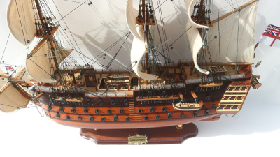 Модель парусника HMS Victory, Англия