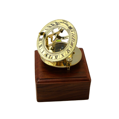 Морской компас с солнечными часами в деревянном футляре
